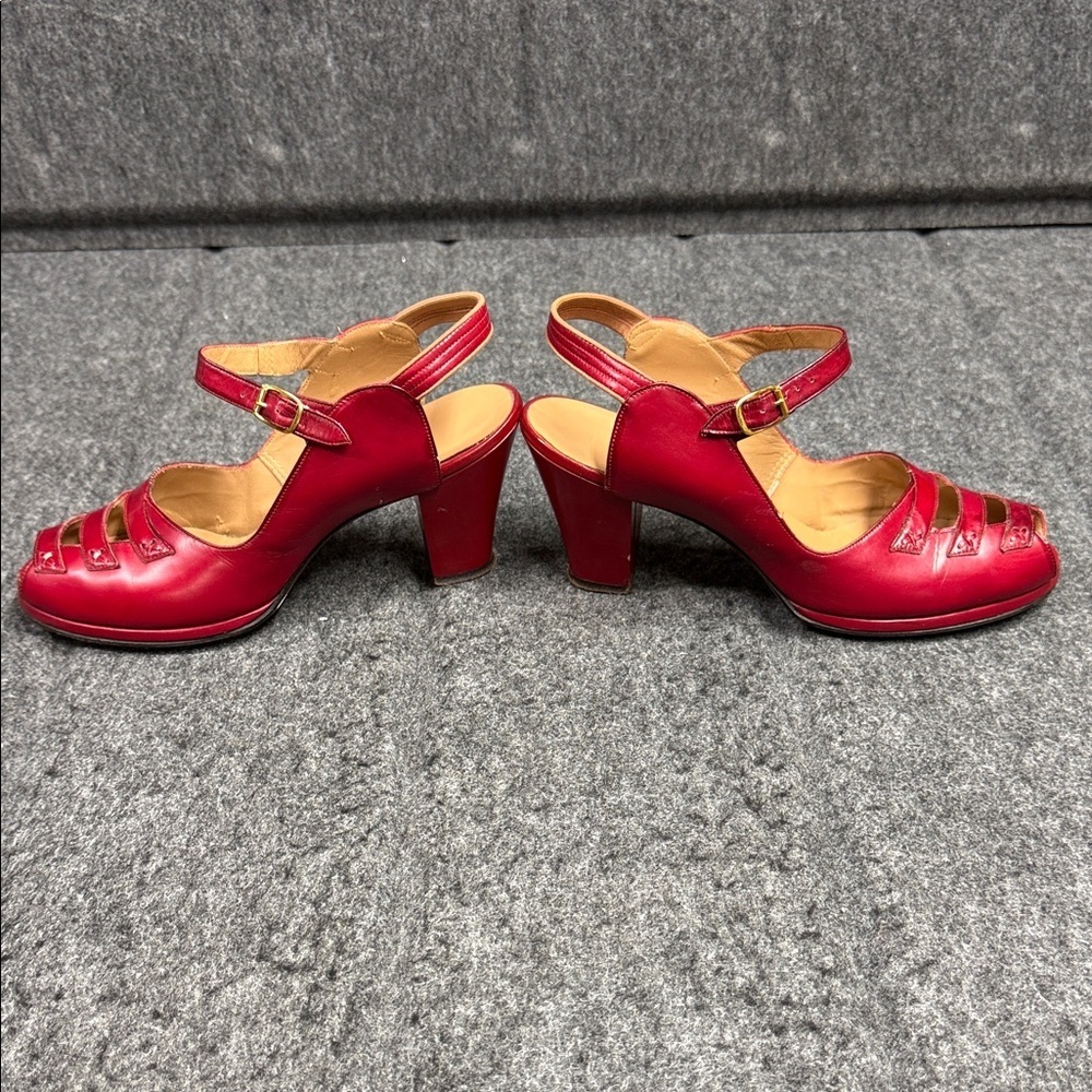 Vintage 1940’s Elegant Red Peep-Toe Heels by The Red Cross Shoe Corp - Picture 14 of 16